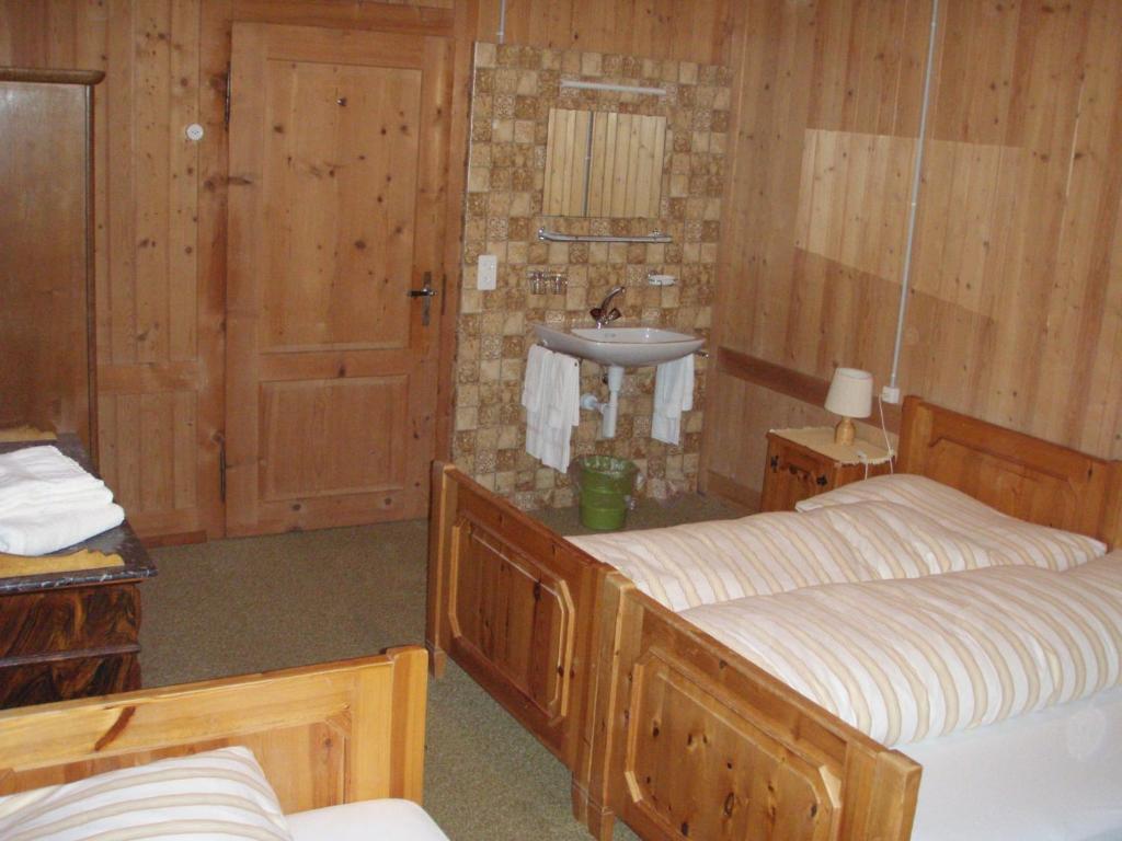 Hotel Posthaus Urigen Unterschächen Kamer foto