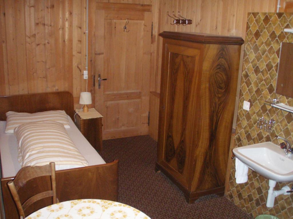 Hotel Posthaus Urigen Unterschächen Kamer foto
